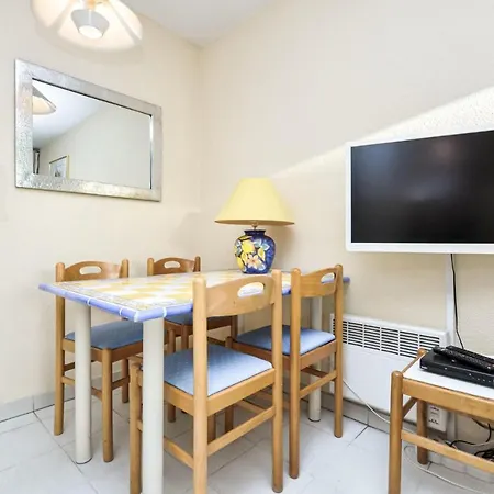 In With Kitchen Apartment